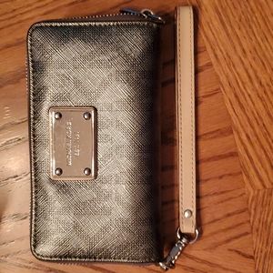 Michael Kors wristlet wallet